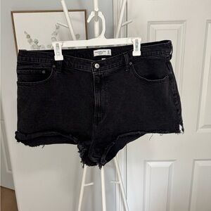 Abercrombie & Fitch Curve Love High Rise Mom Short
